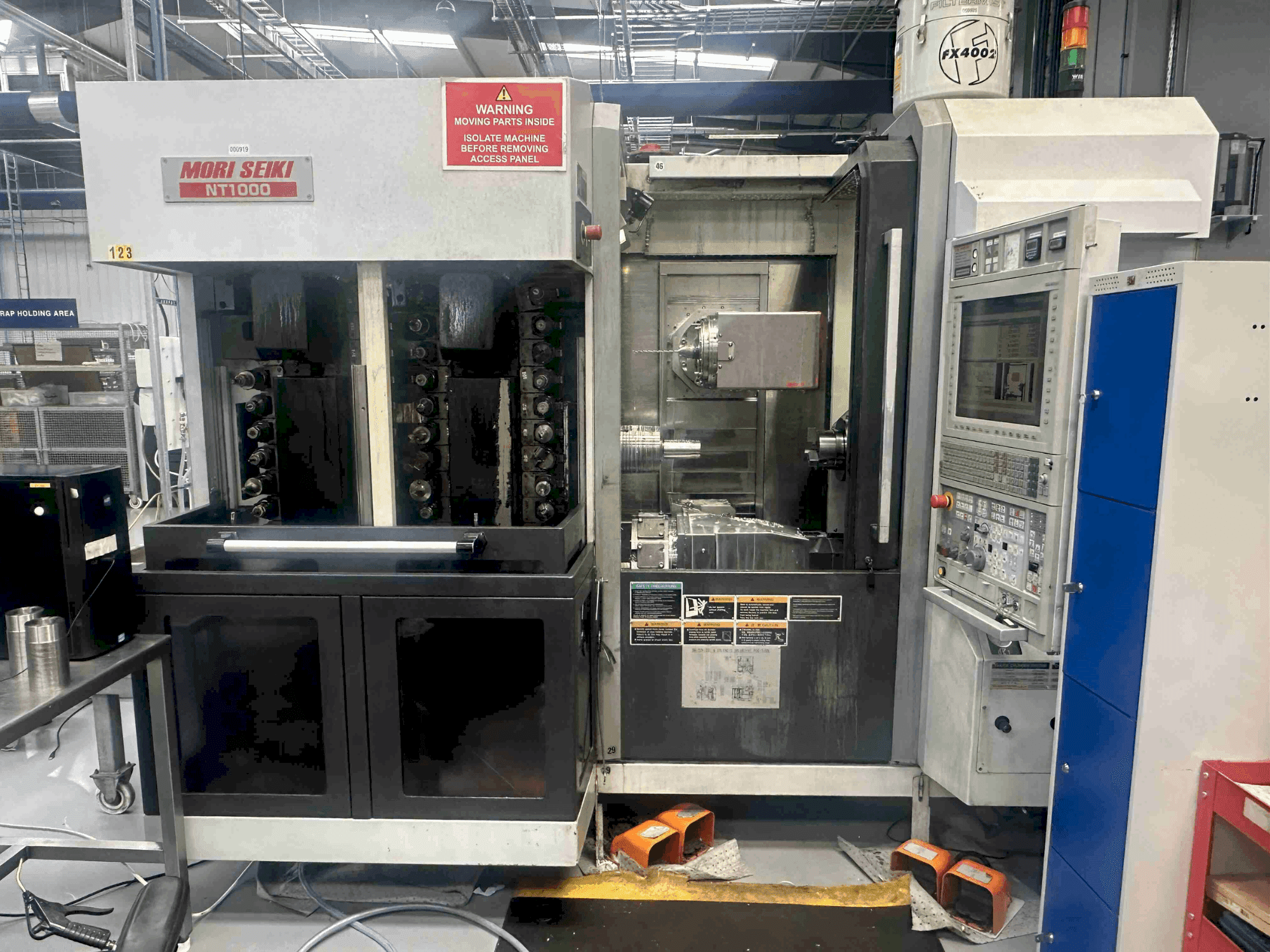Vista frontale della macchina MORI SEIKI NT1000SZM