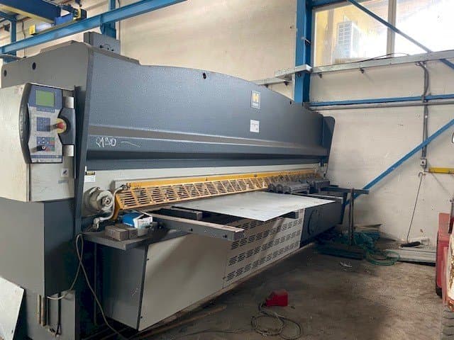 Vista frontale della macchina HACO HSLX 4014