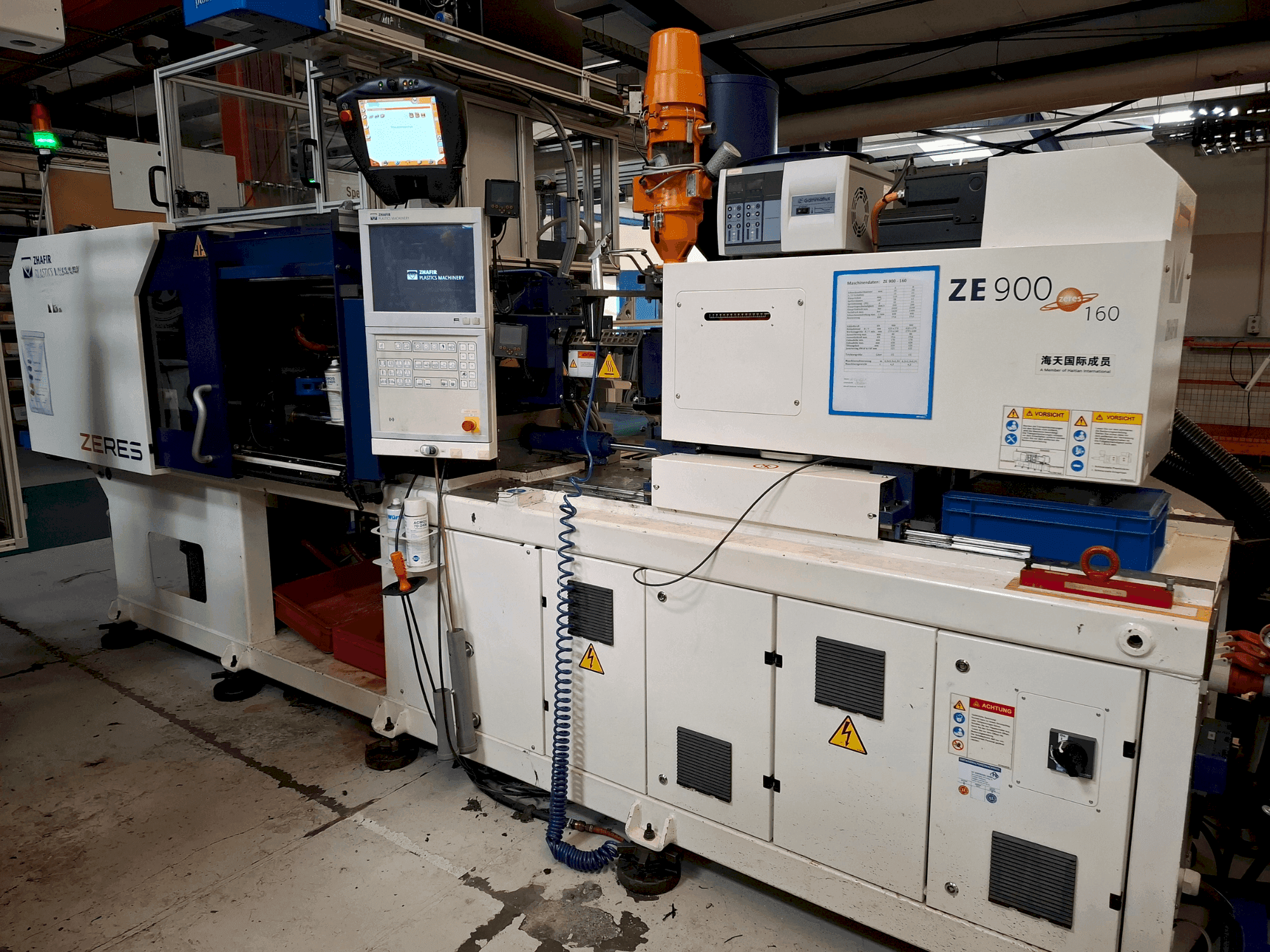 Vista frontale della macchina HAITIAN ZHAFIR Zeres 900/160