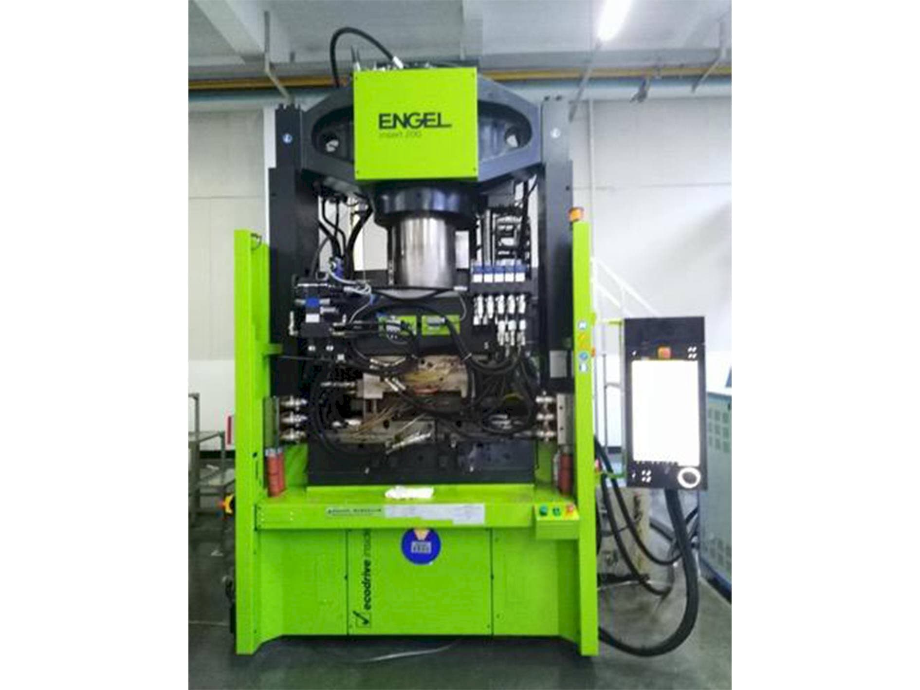 Vista frontale della macchina ENGEL insert 650H / 200