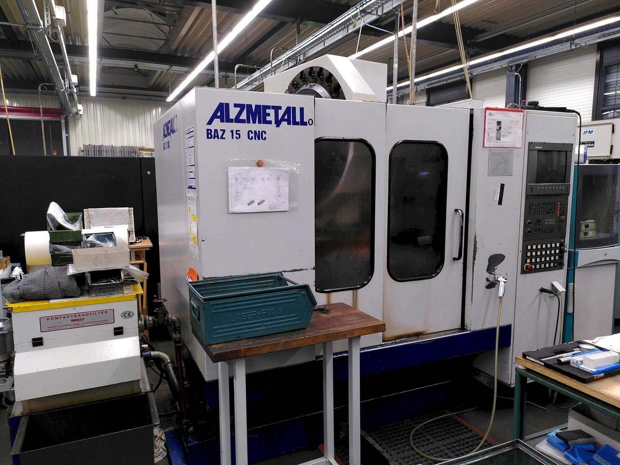 Vista frontale della macchina Alzmetall BAZ 15 CNC