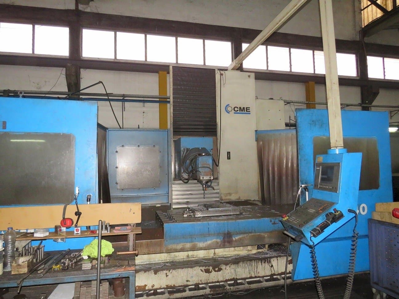 Vista frontale della macchina CME HZ40