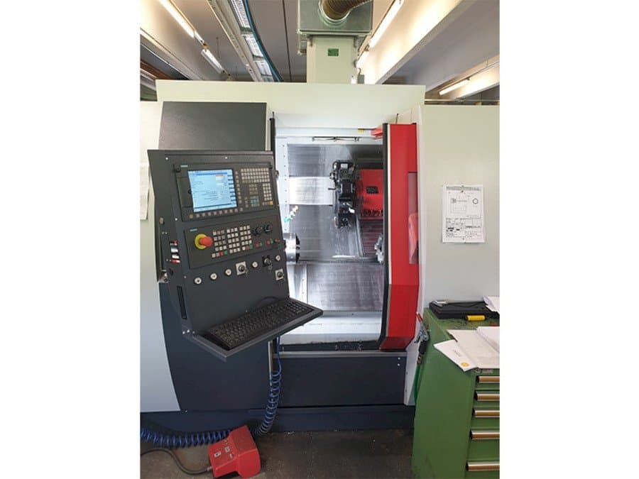 Vista frontale della macchina EMCO Turn E 65