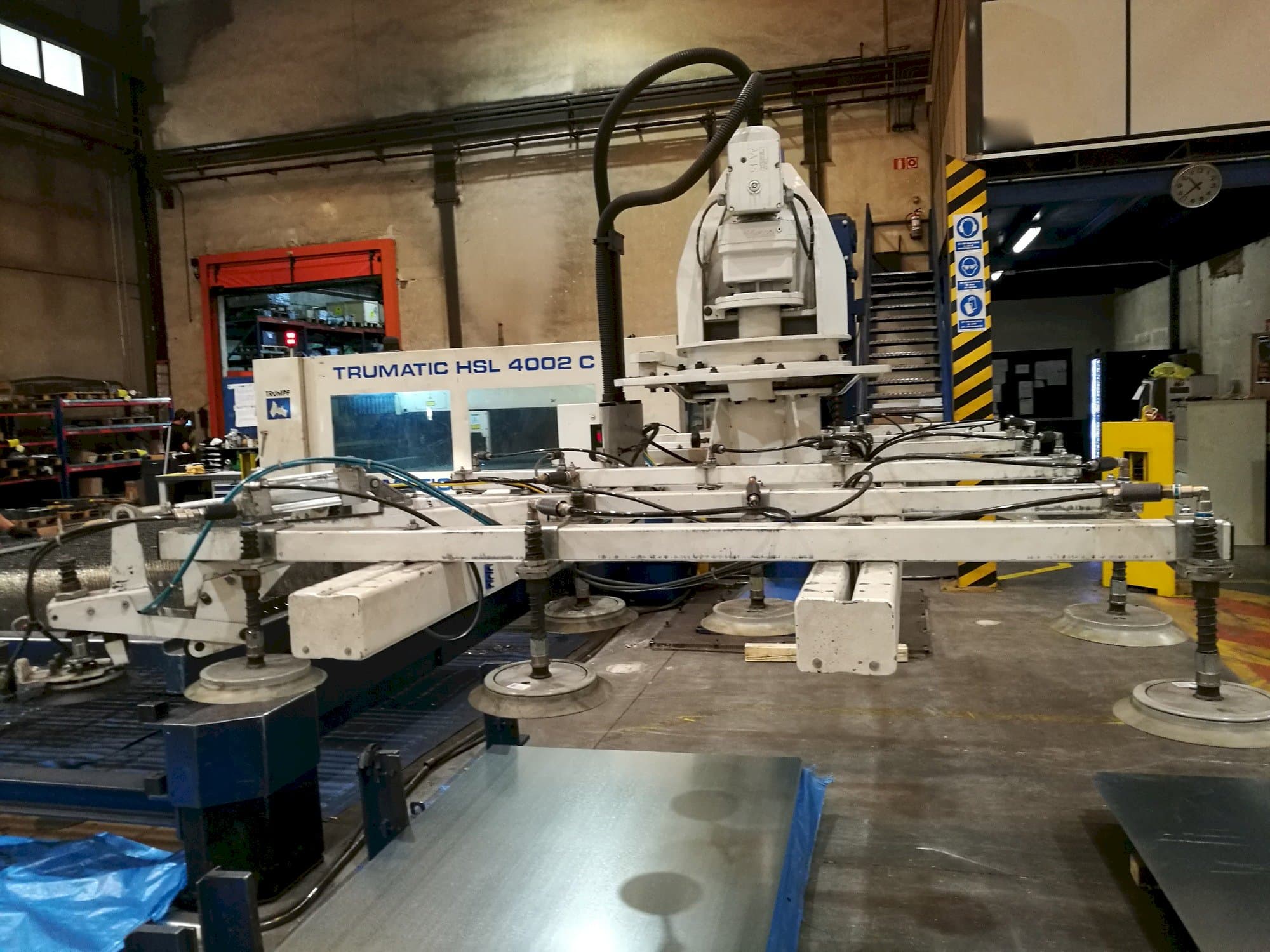Vista frontale della macchina Trumpf TRUMATIC HSL 4002 C