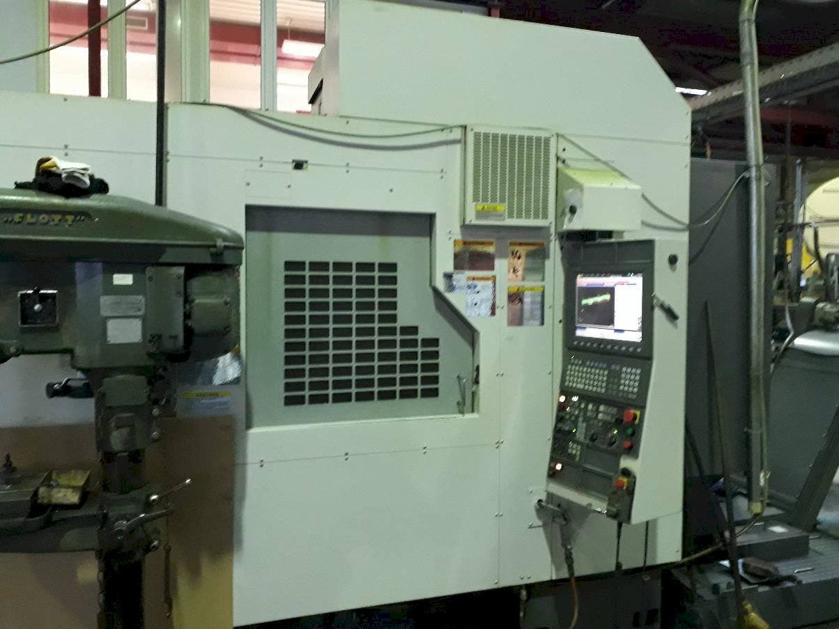 Vista frontale della macchina Okuma ACE Center MF-46VA