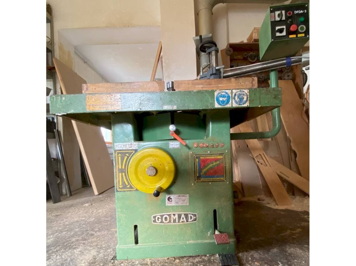 Vista frontale della macchina GOMAD DFDA-3