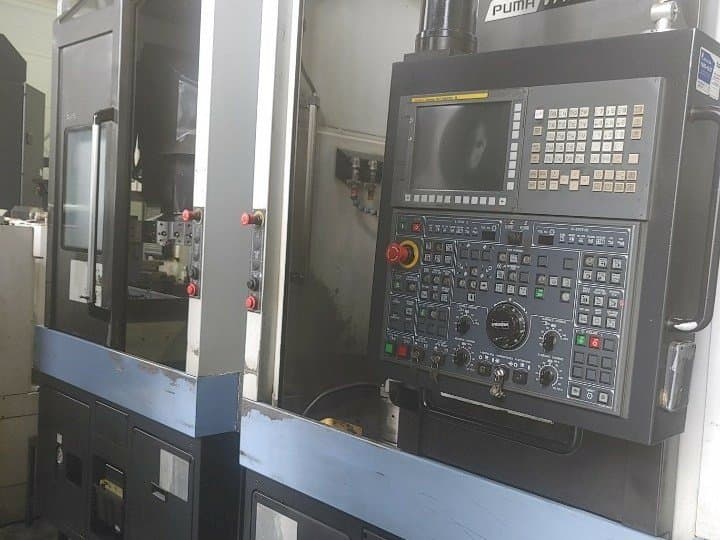 Vista frontale della macchina Doosan VT450 2SP