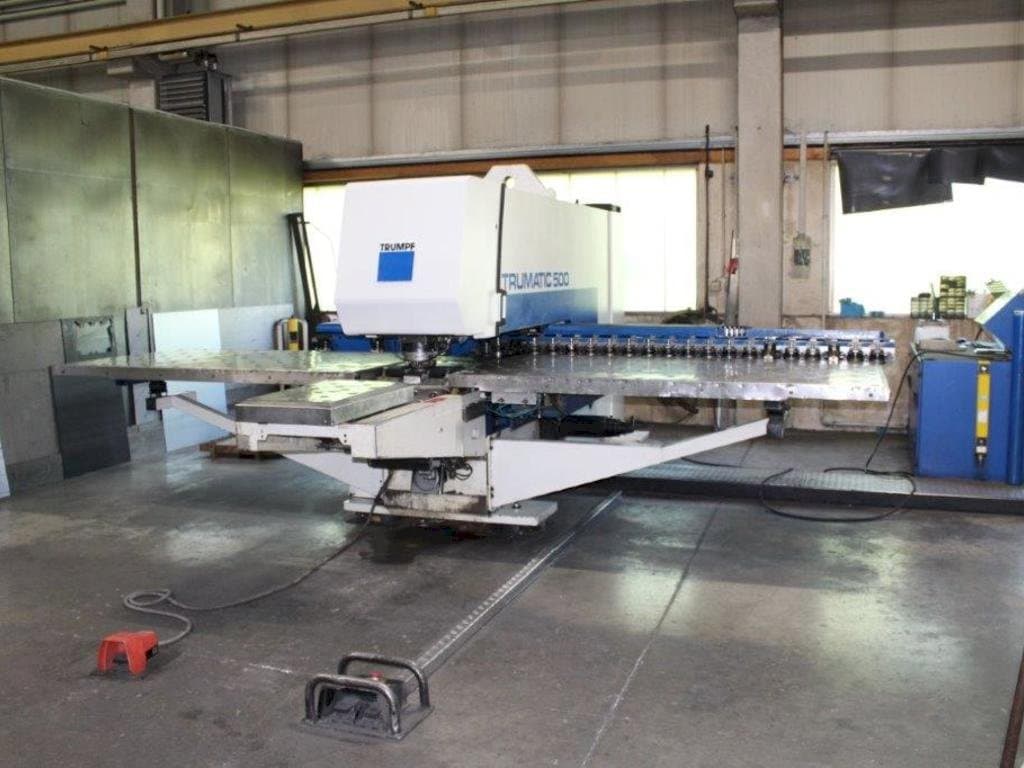 Vista frontale della macchina Trumpf Trumatic 500