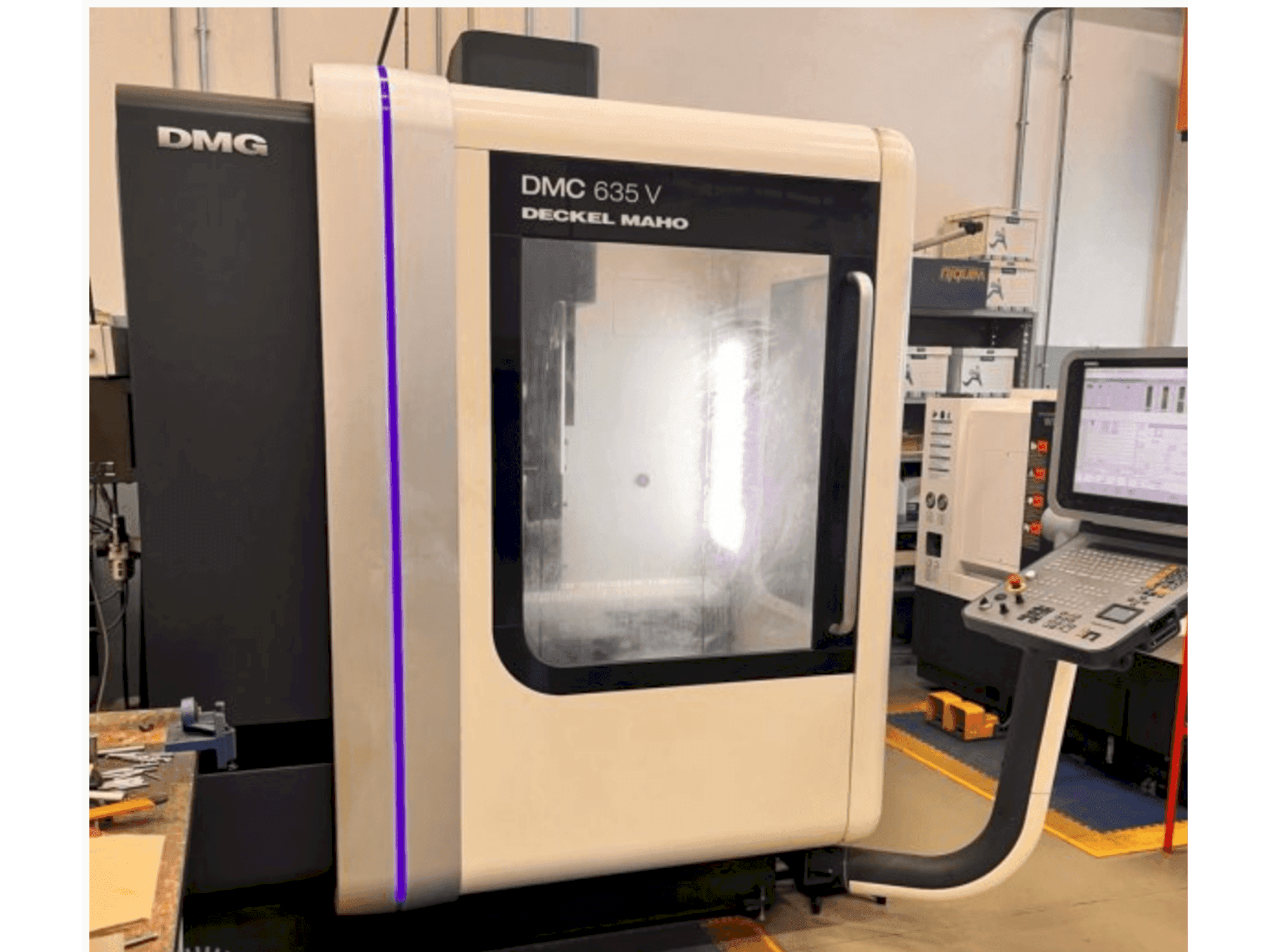 Vista frontale della macchina DMG DECKEL MAHO DMC 635 V