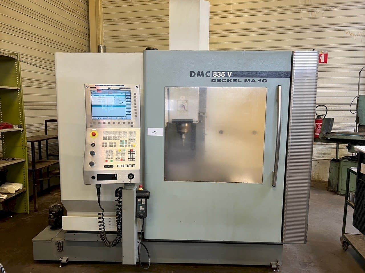 Vista frontale della macchina DMG DMC 835