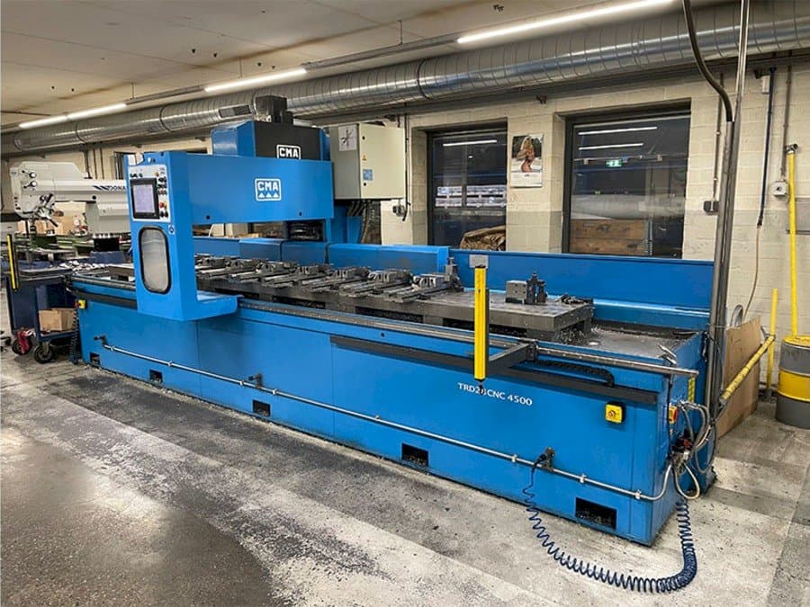 Vista frontale della macchina CMA TRD28CNC 4500