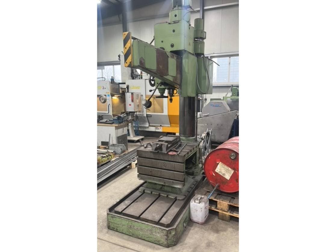 Vista frontale della macchina STAUDER 710 × 710 mm