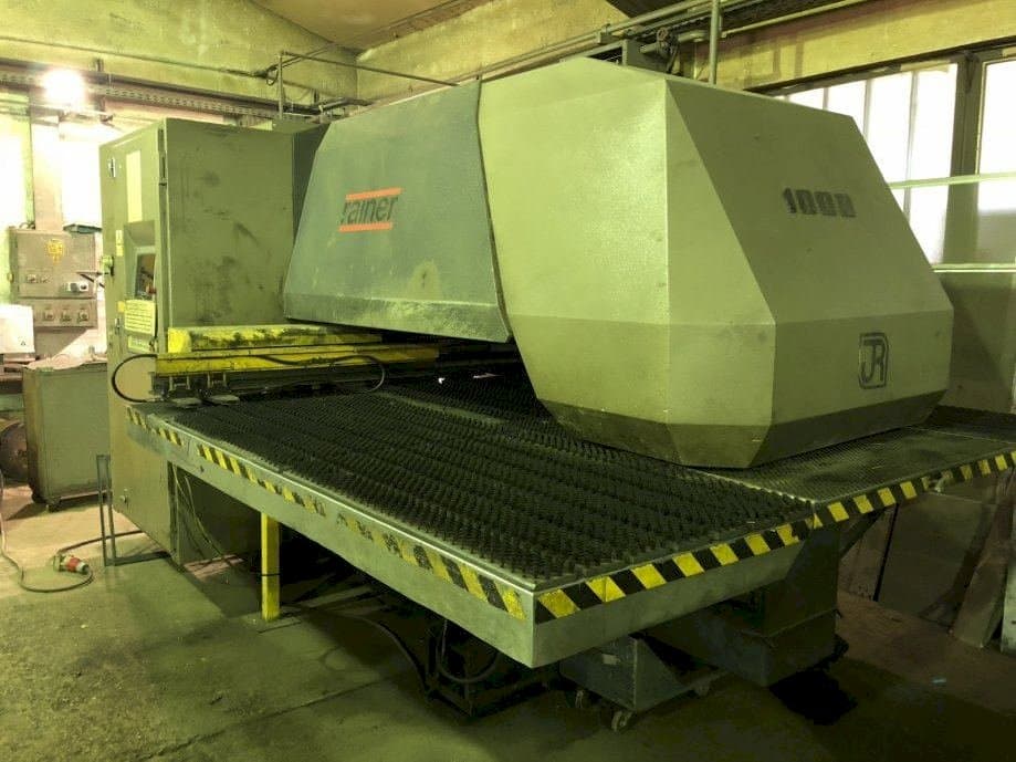 Vista laterale sinistra della macchina Rainer 1000R