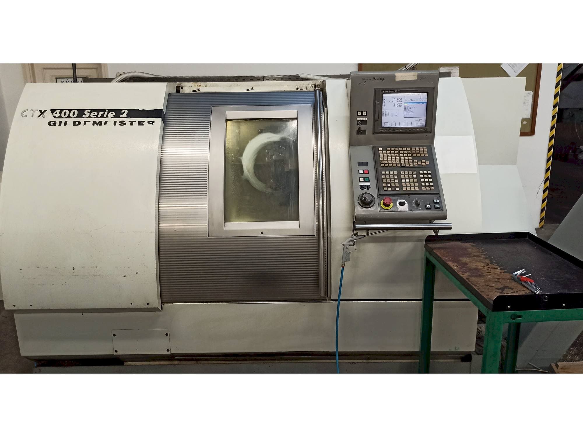 Vista frontale della macchina Gildemeister CTX 400 S2