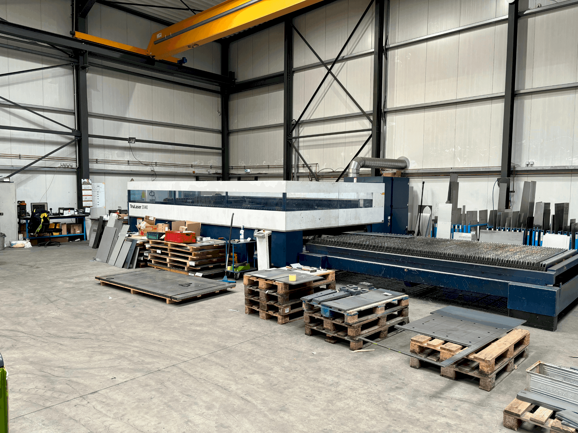 Vista frontale della macchina TRUMPF TruLaser 3040