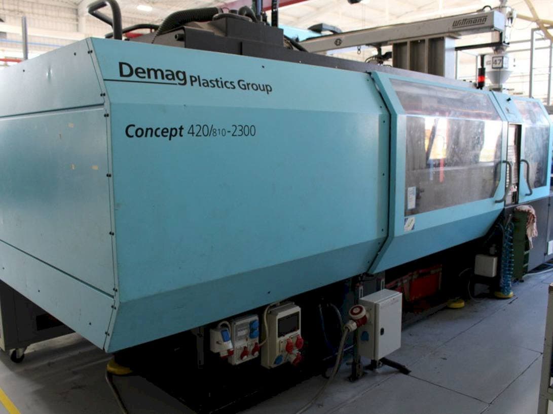 Vista frontale della macchina DEMAG 420/810-2300 NC4