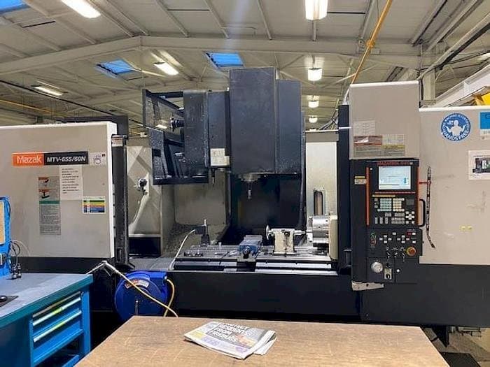 Vista frontale della macchina Mazak MTV 655/60N