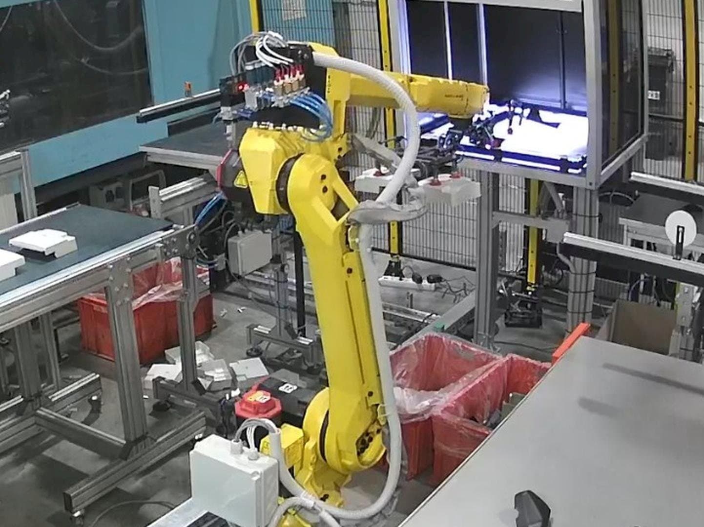 Vista frontale della macchina FANUC M20iA12L