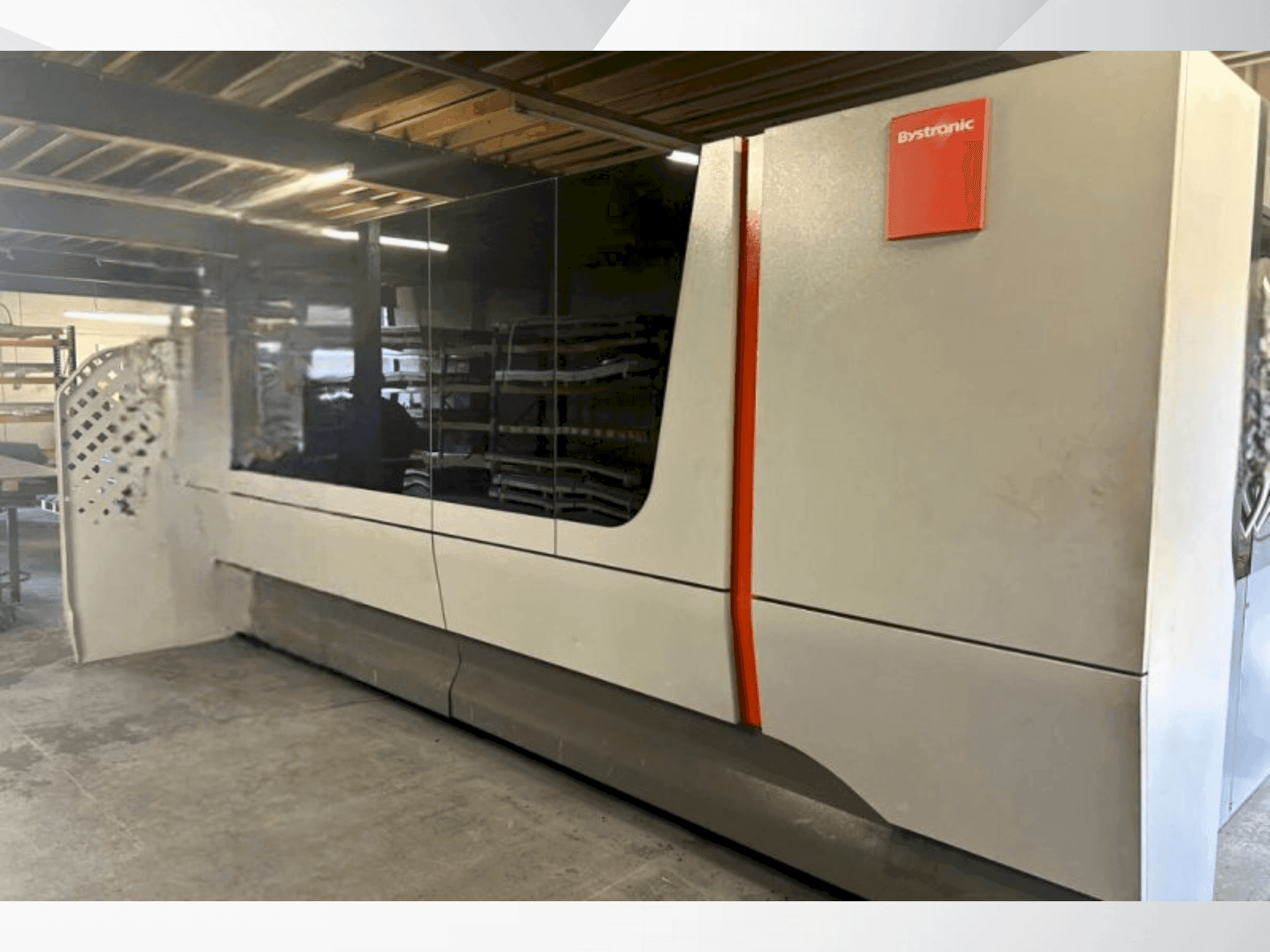 Vista frontale della macchina Bystronic BYSMART Fiber 3015