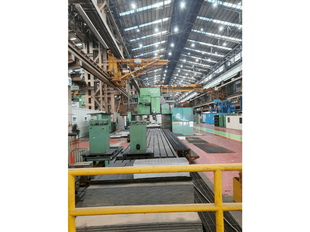 Vista frontale della macchina WALDRICH COBURG -