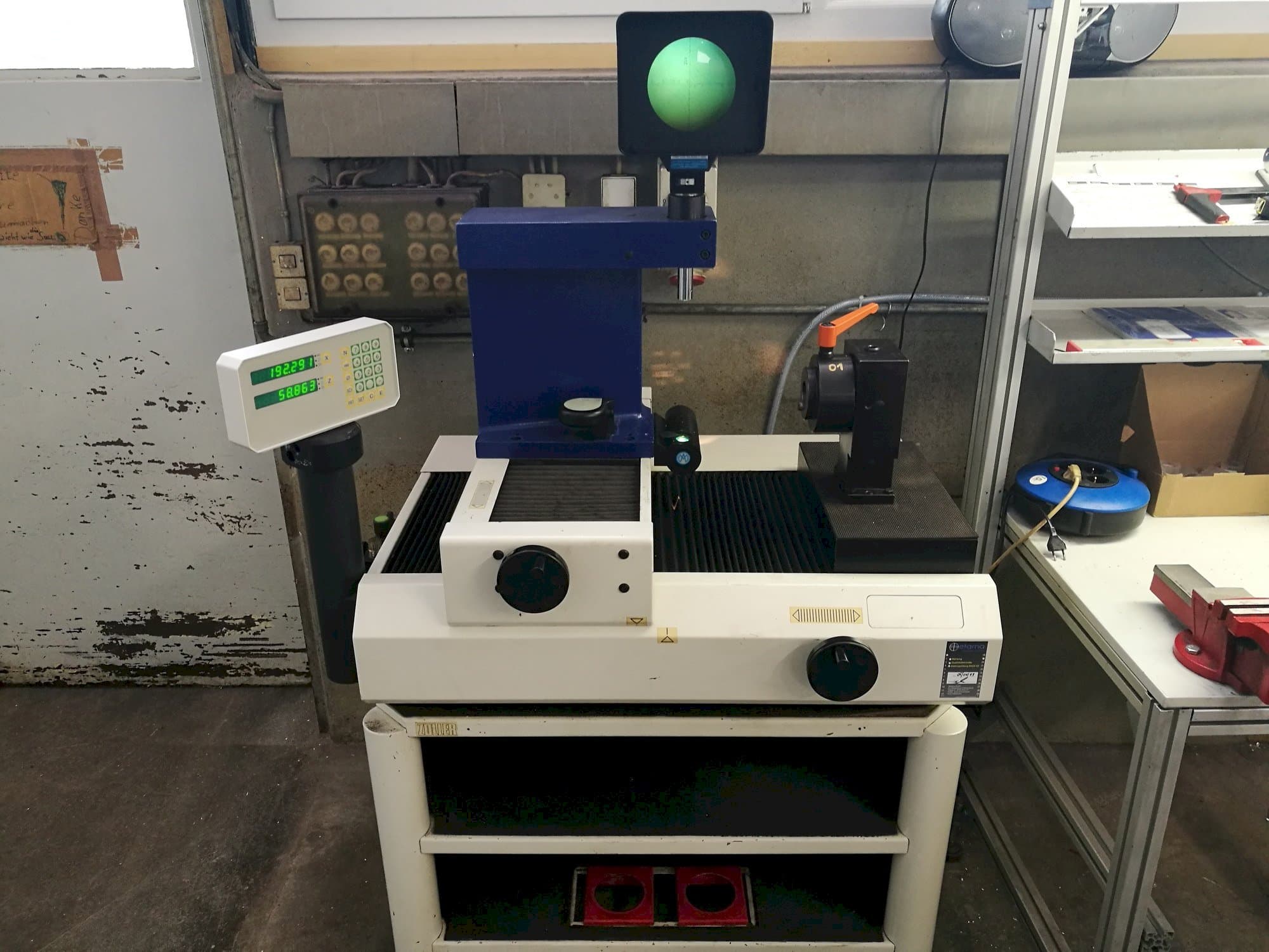 Vista frontale della macchina Zoller H420