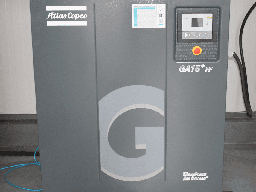 Vista frontale della macchina Atlas Copco Ga15 + FF