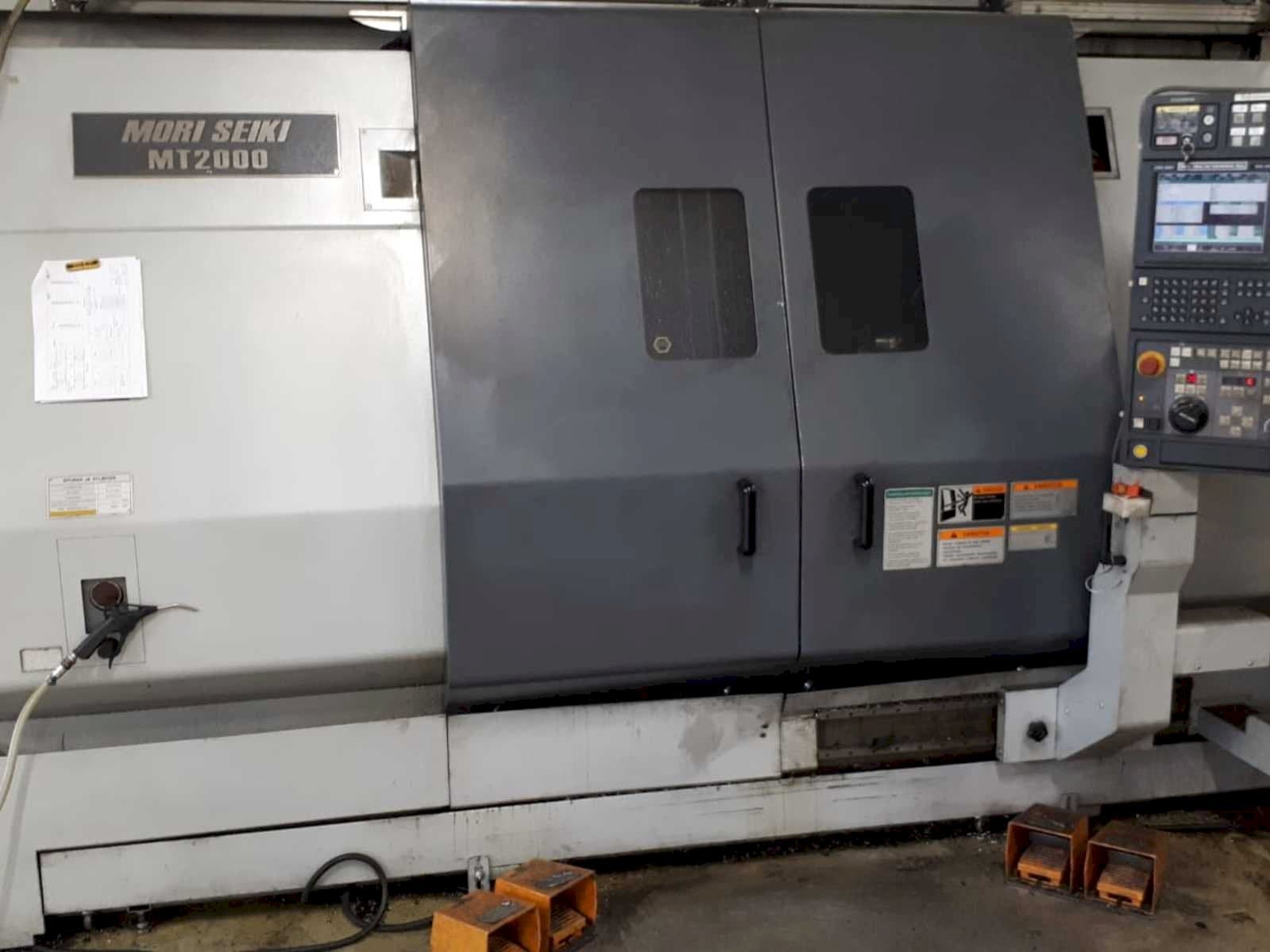 Vista frontale della macchina MORI SEIKI MT 2000 SZ