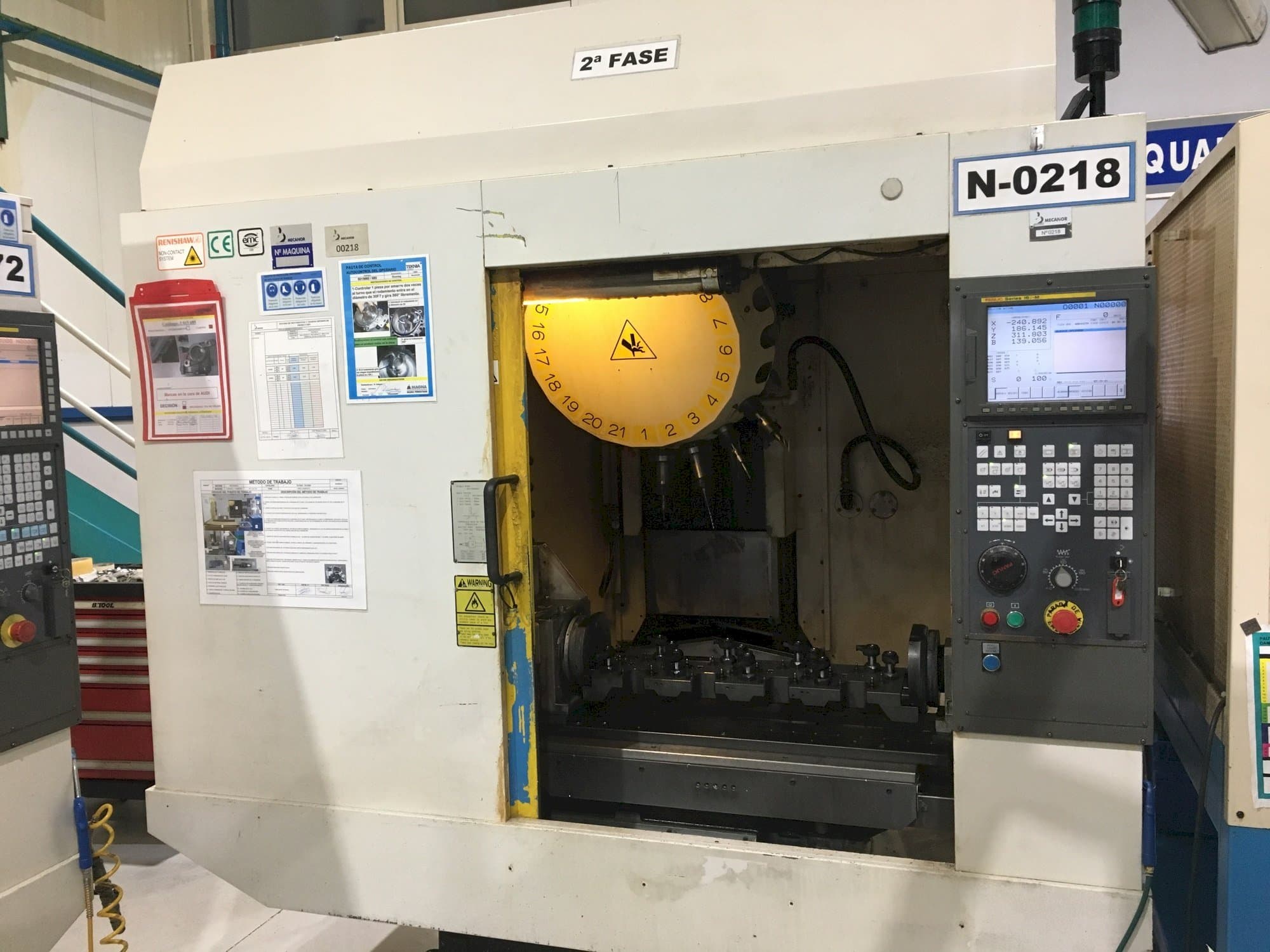 Vista frontale della macchina FANUC Robodrill alfa-T-21iDL
