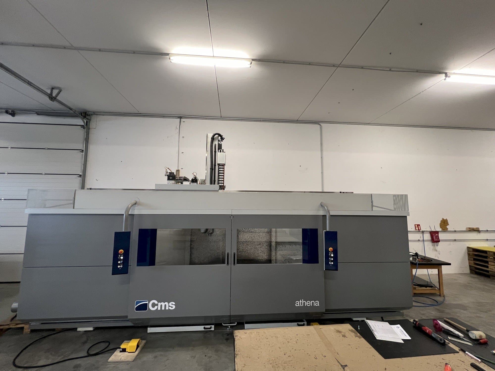 Vista frontale della macchina CMS Athena A3 OCE