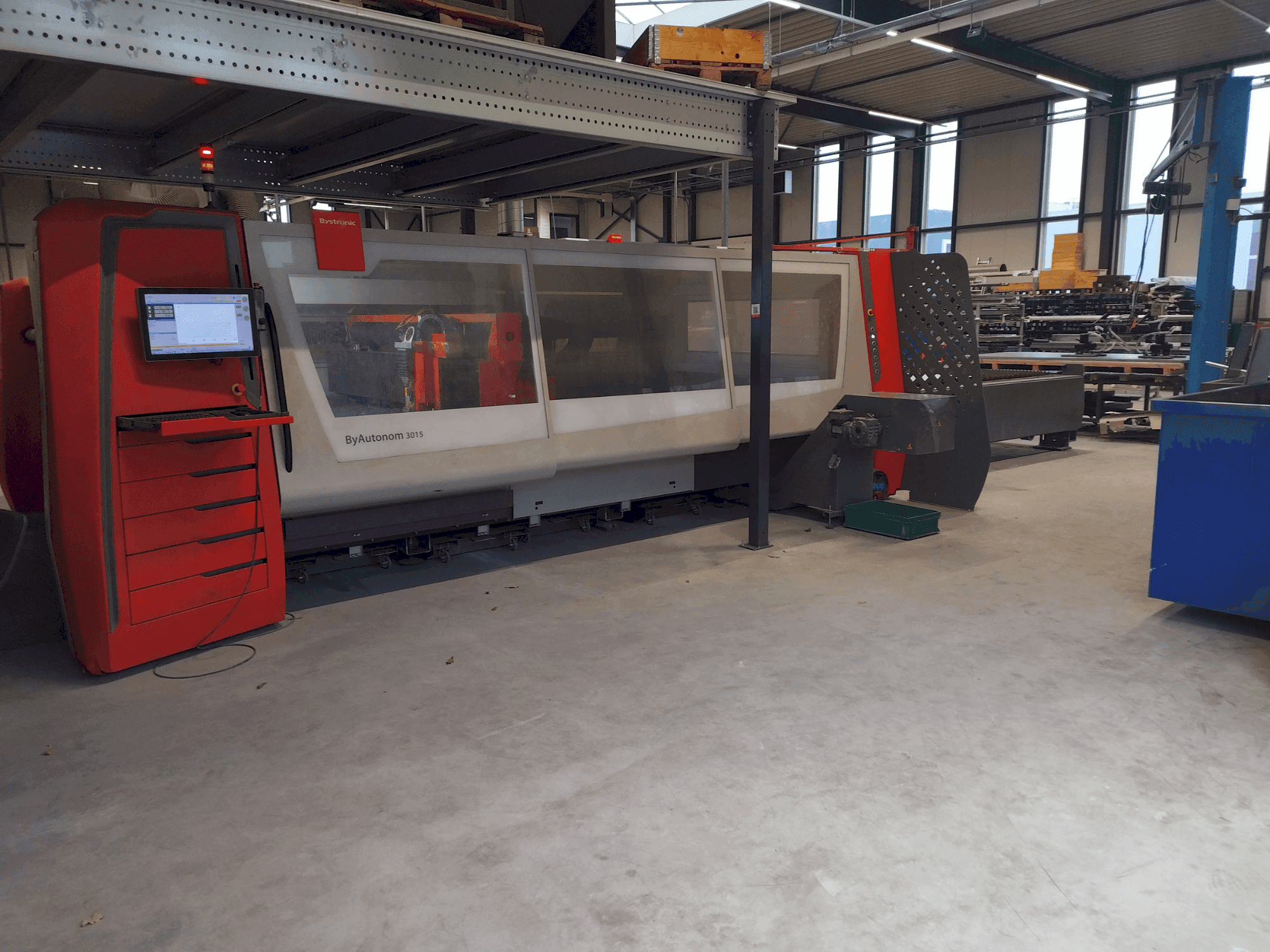 Vista frontale della macchina Bystronic ByAutonom 3015