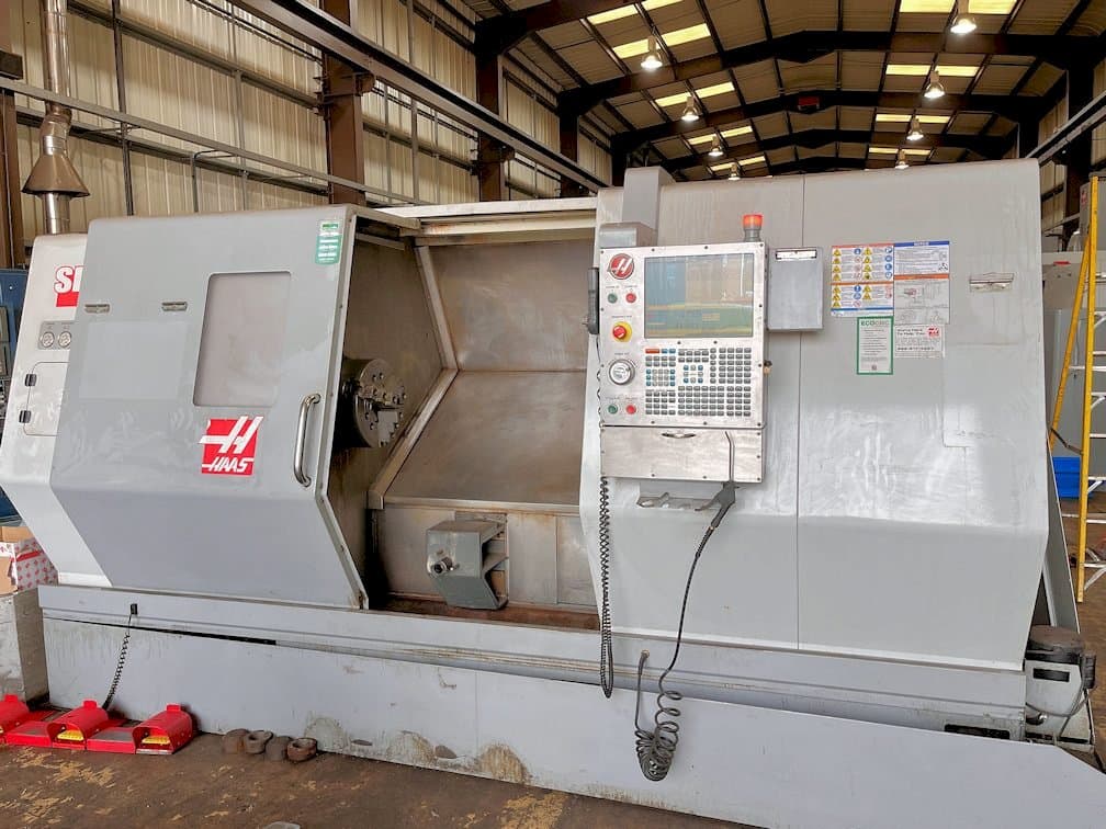 Vista frontale della macchina HAAS SL-40