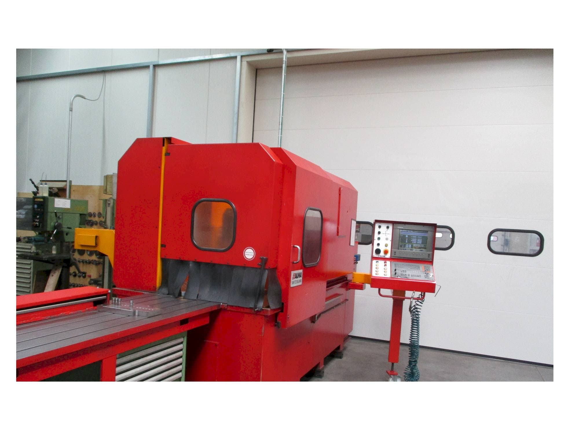 Vista frontale della macchina ALMA SWITZERLAND Alma Hbz-500