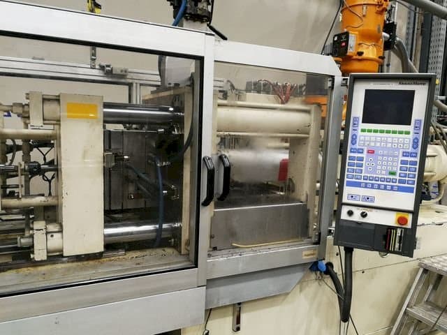 Vista frontale della macchina Krauss Maffei 80/340 C1