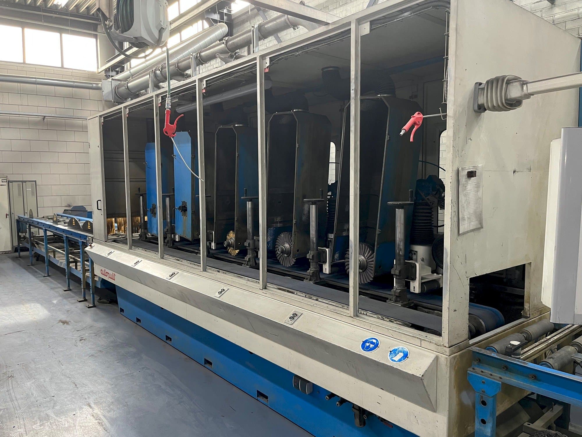 Vista frontale della macchina Autopulit E4R-200/5UP