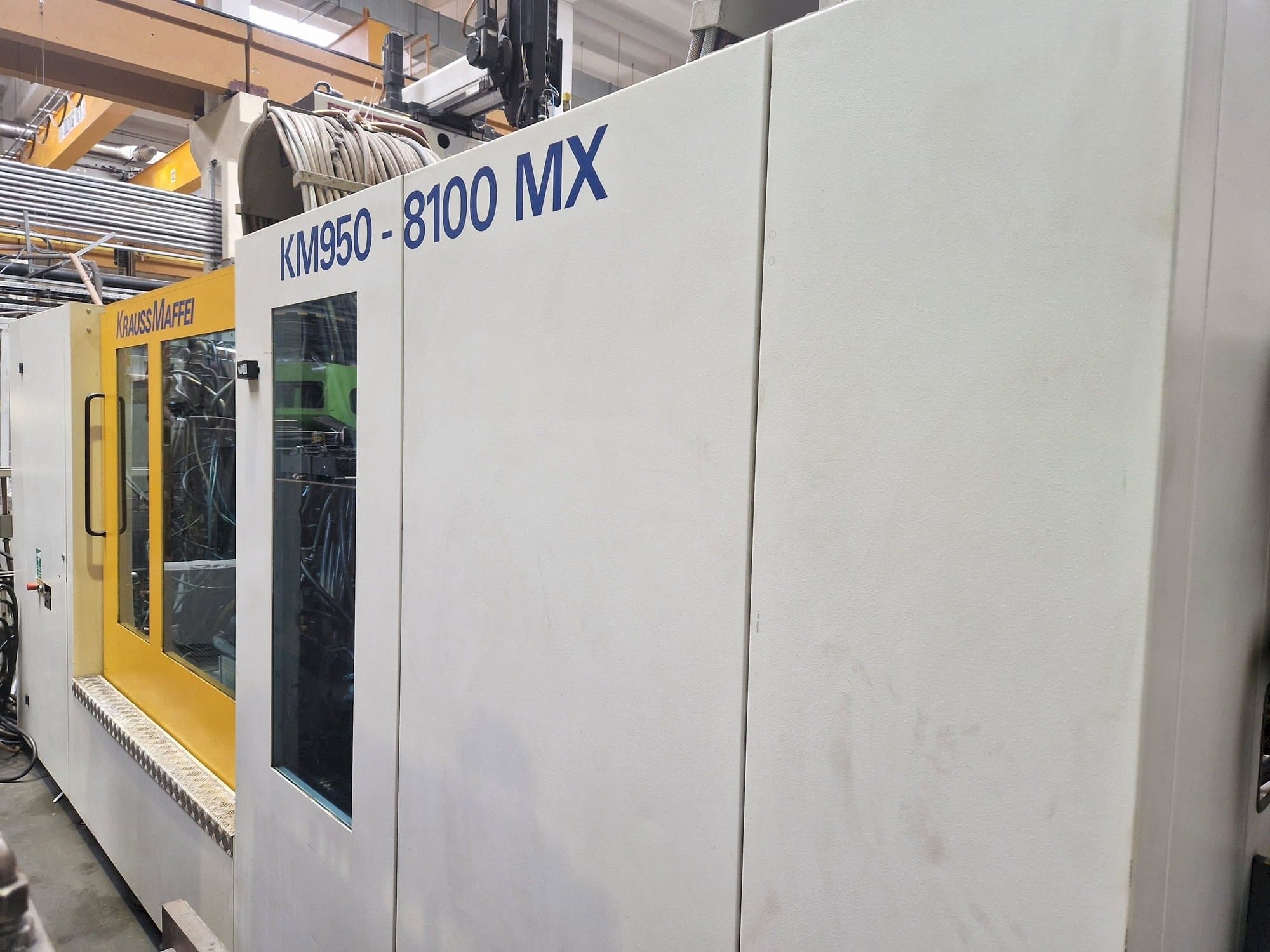 Vista frontale della macchina Krauss Maffei 950-8100 MX