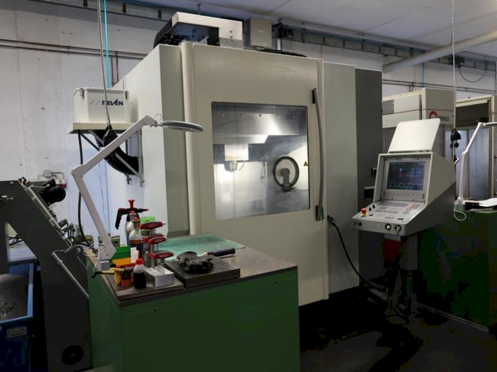 Vista frontale della macchina DMG DMC65V