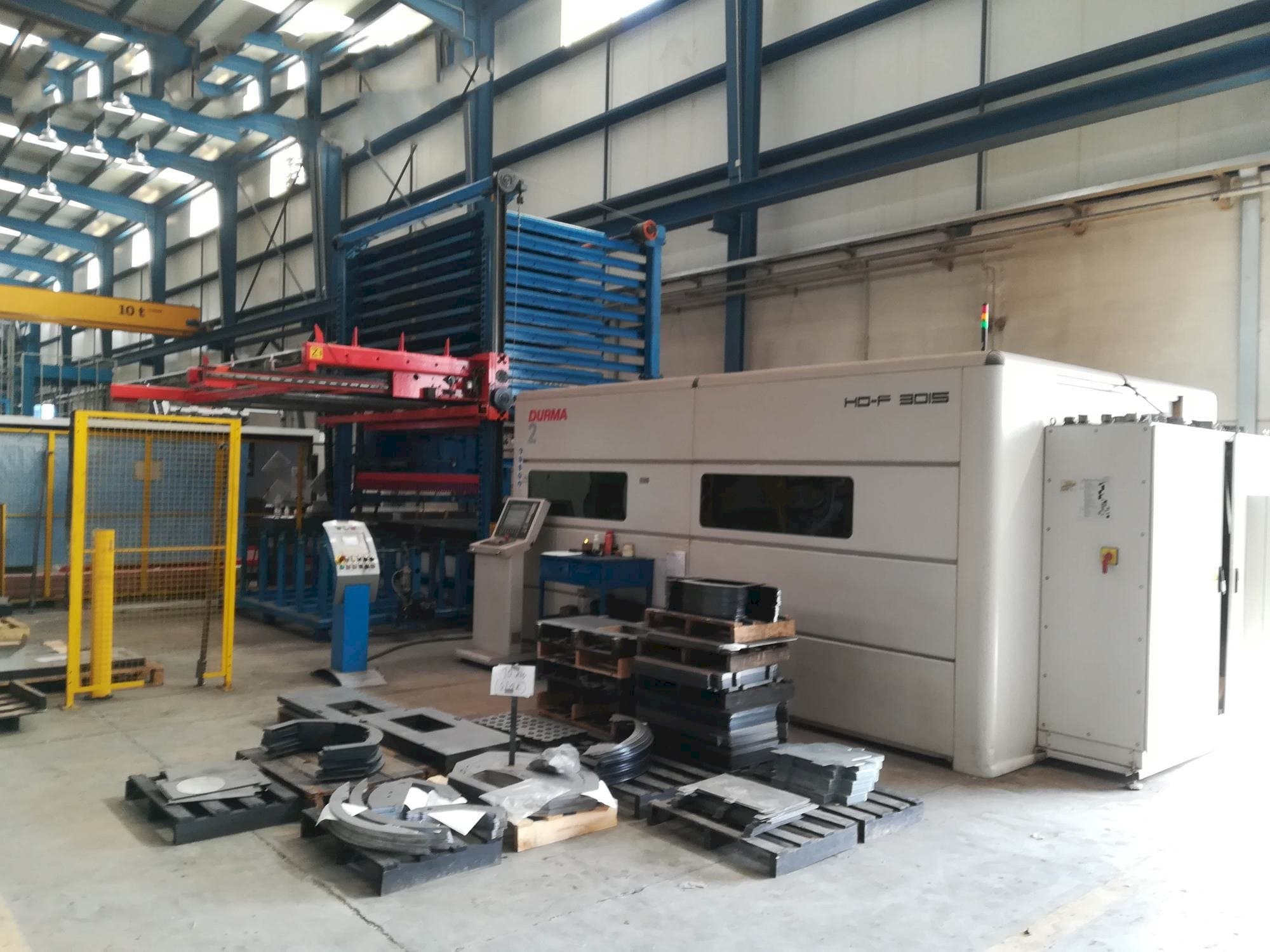 Vista frontale della macchina Durma HD-F 3015