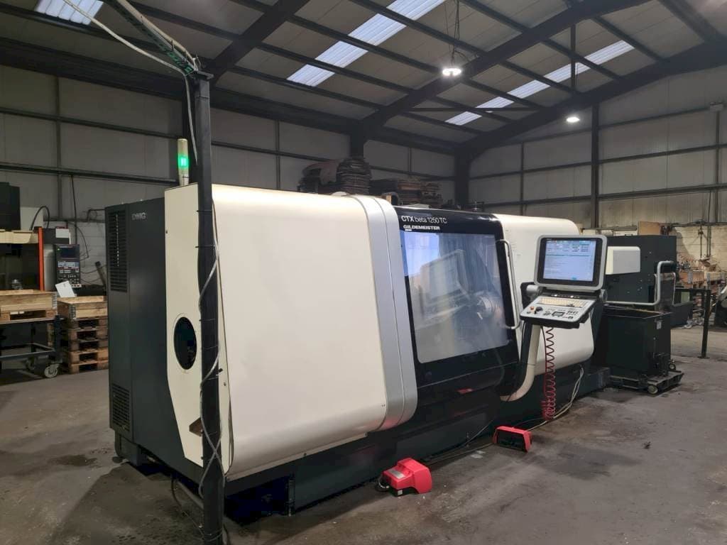 Vista frontale della macchina DMG GILDEMEISTER CTX beta 1250 TC