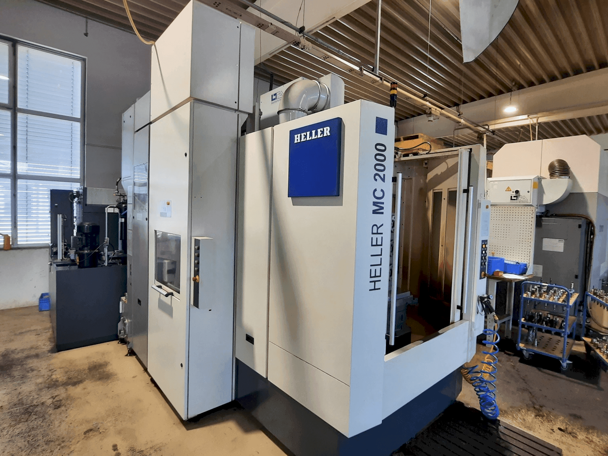 Vista frontale della macchina HELLER MC 2000