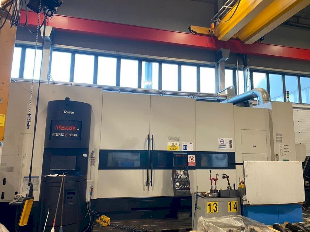 Vista frontale della macchina Mazak Integrex E650H x 3000mm