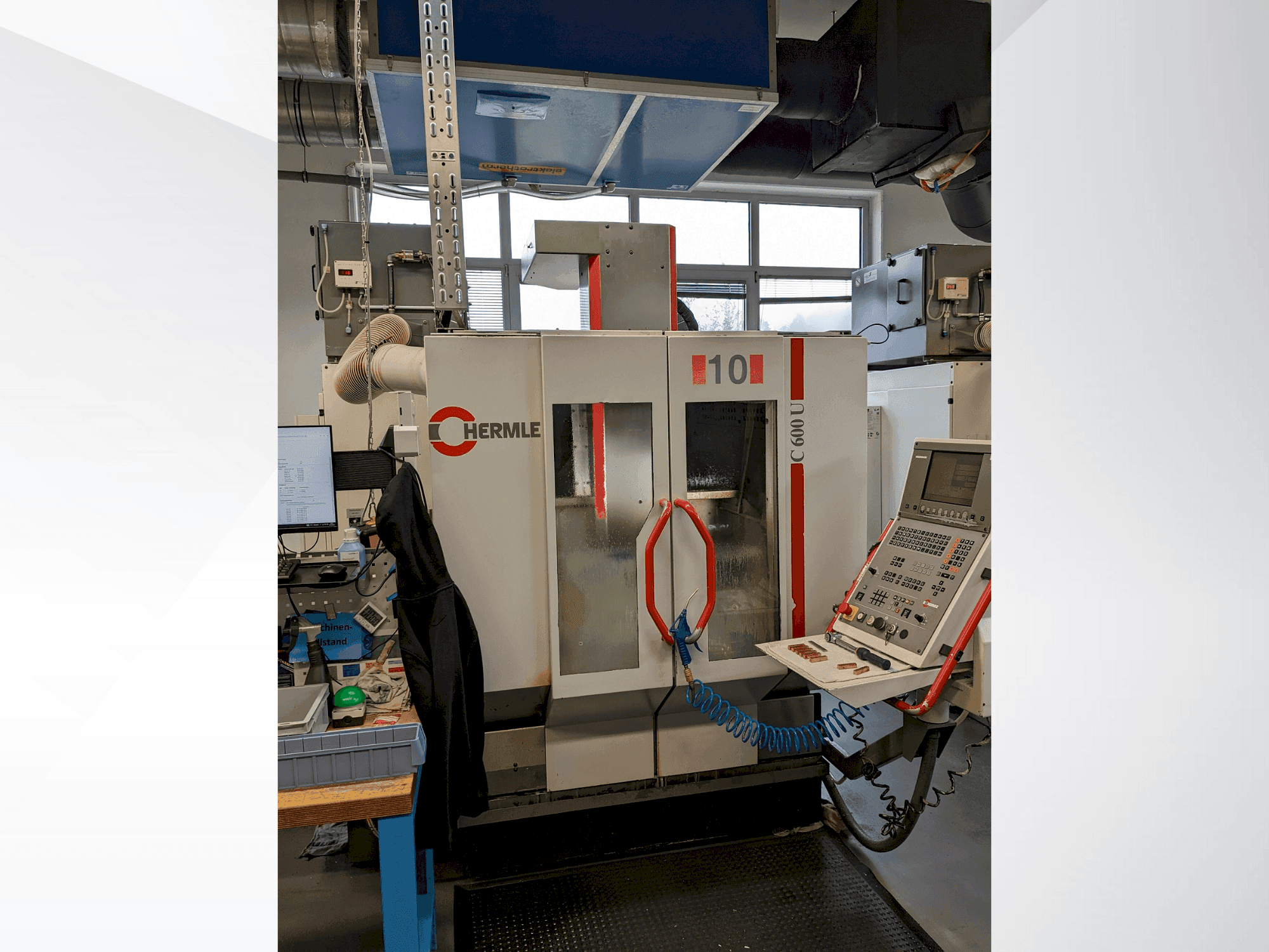 Vista frontale della macchina HERMLE C600U