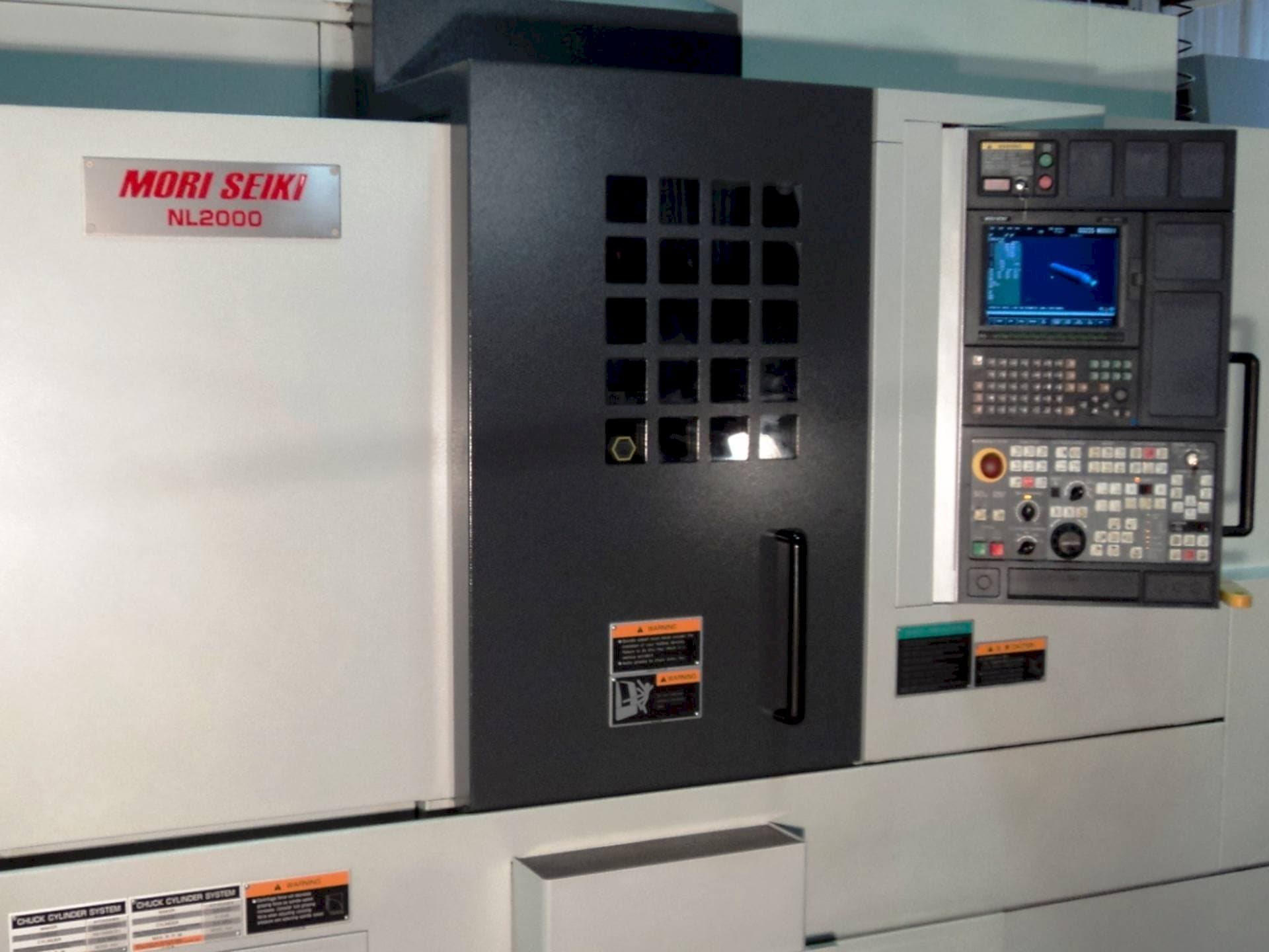 Vista frontale della macchina MORI SEIKI NL 2000 SY