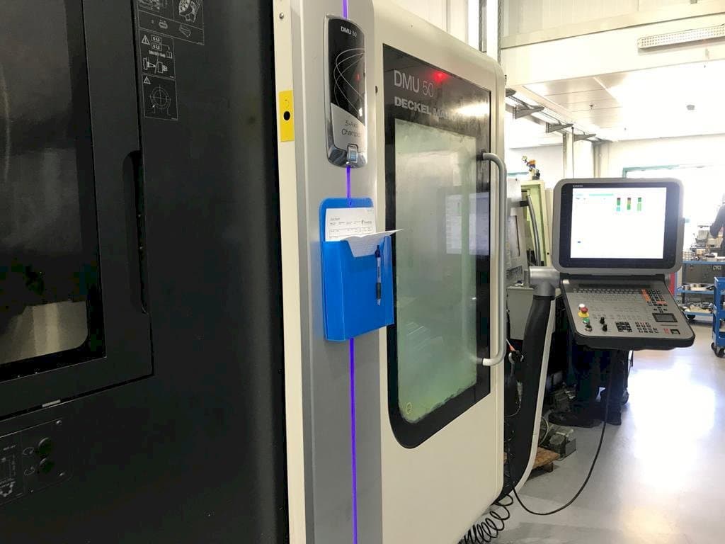 Vista frontale della macchina DMG Mori Seiki DMU 50