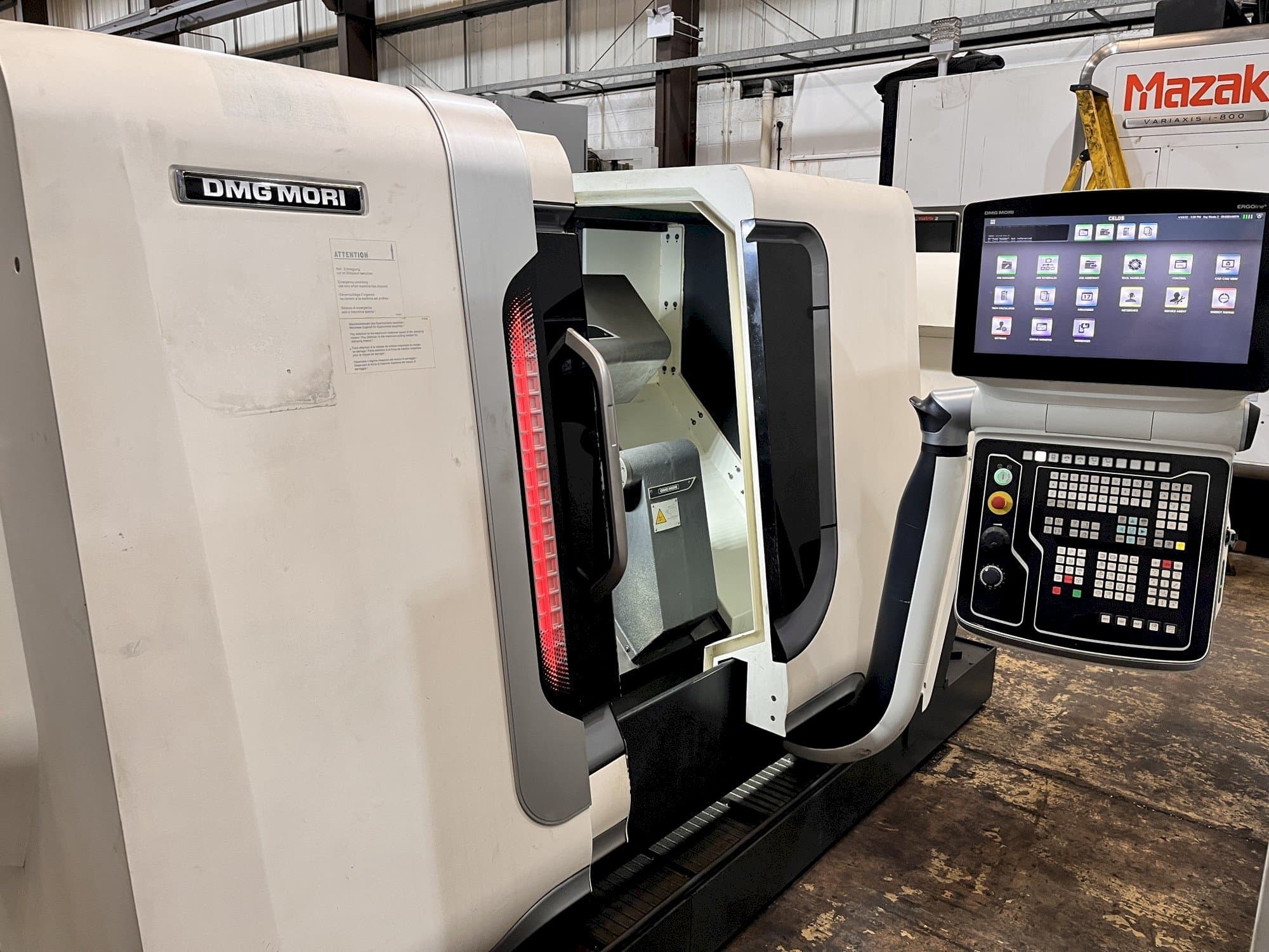 Vista frontale della macchina DMG CTX ALPHA 300