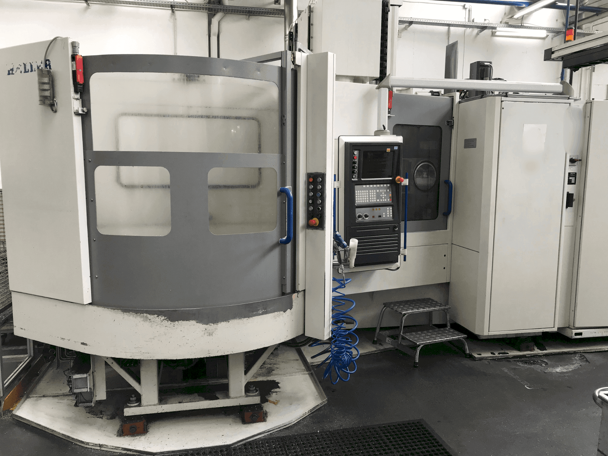 Vista frontale della macchina HELLER MC 16