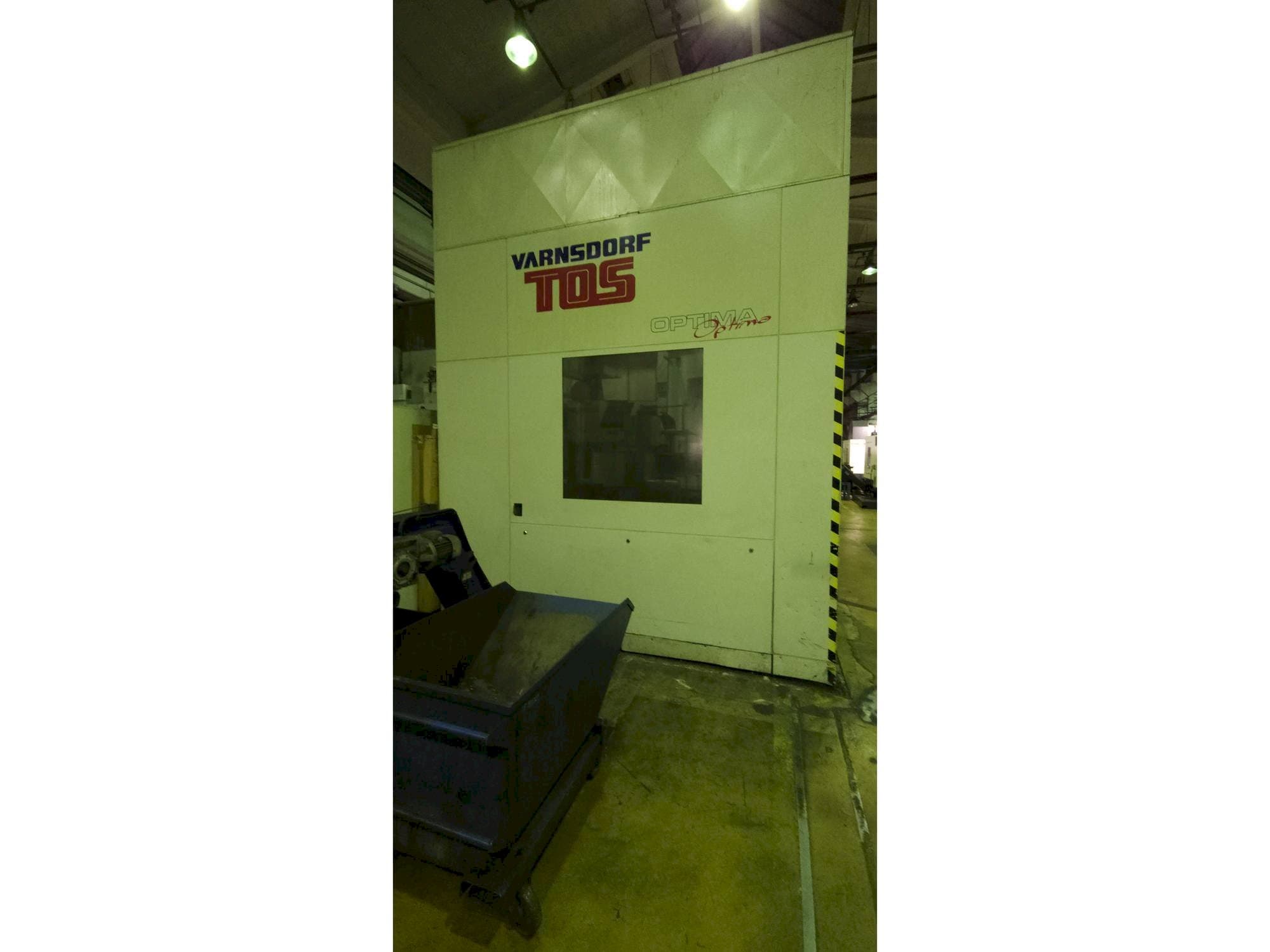 Vista frontale della macchina TOS Optima