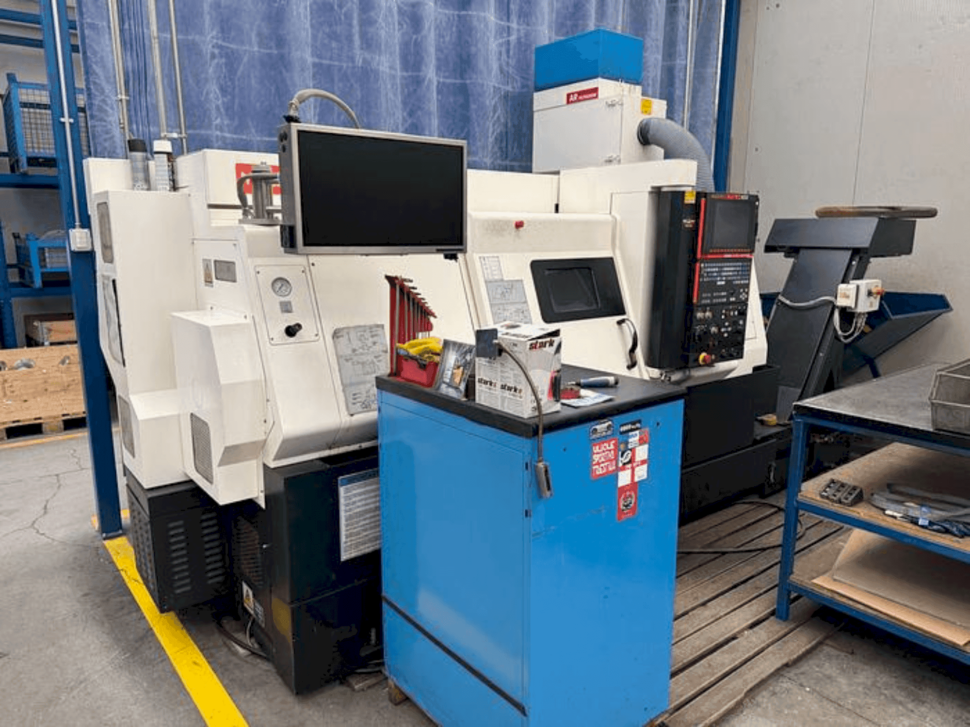 Vista frontale della macchina Mazak QTN 250 M X 1000