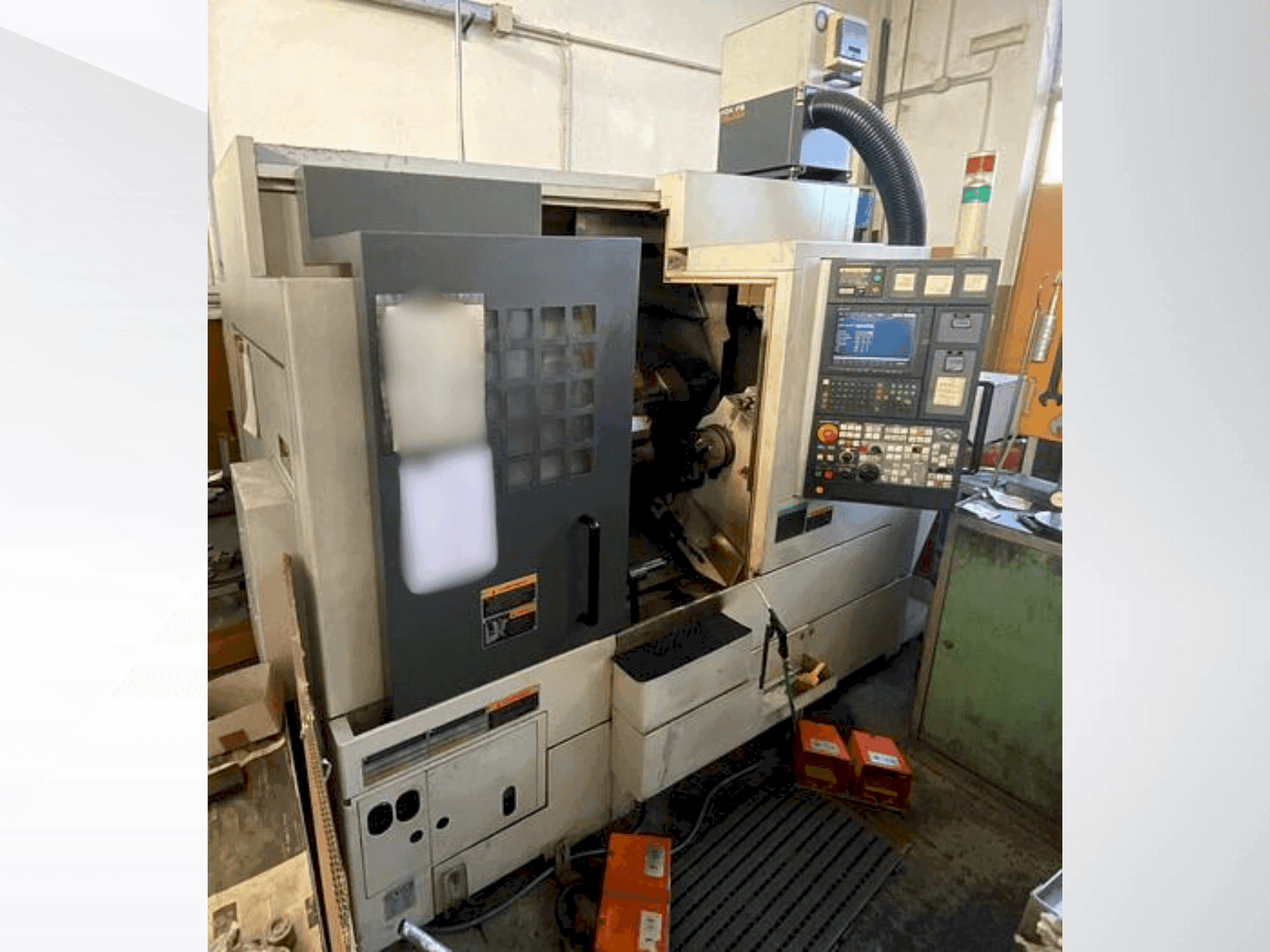 Vista frontale della macchina MORI SEIKI NL 2000 SY