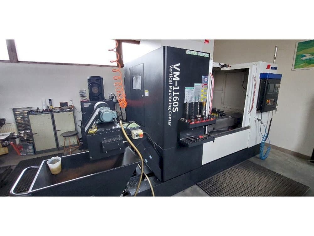 Vista frontale della macchina Neway VM 1160