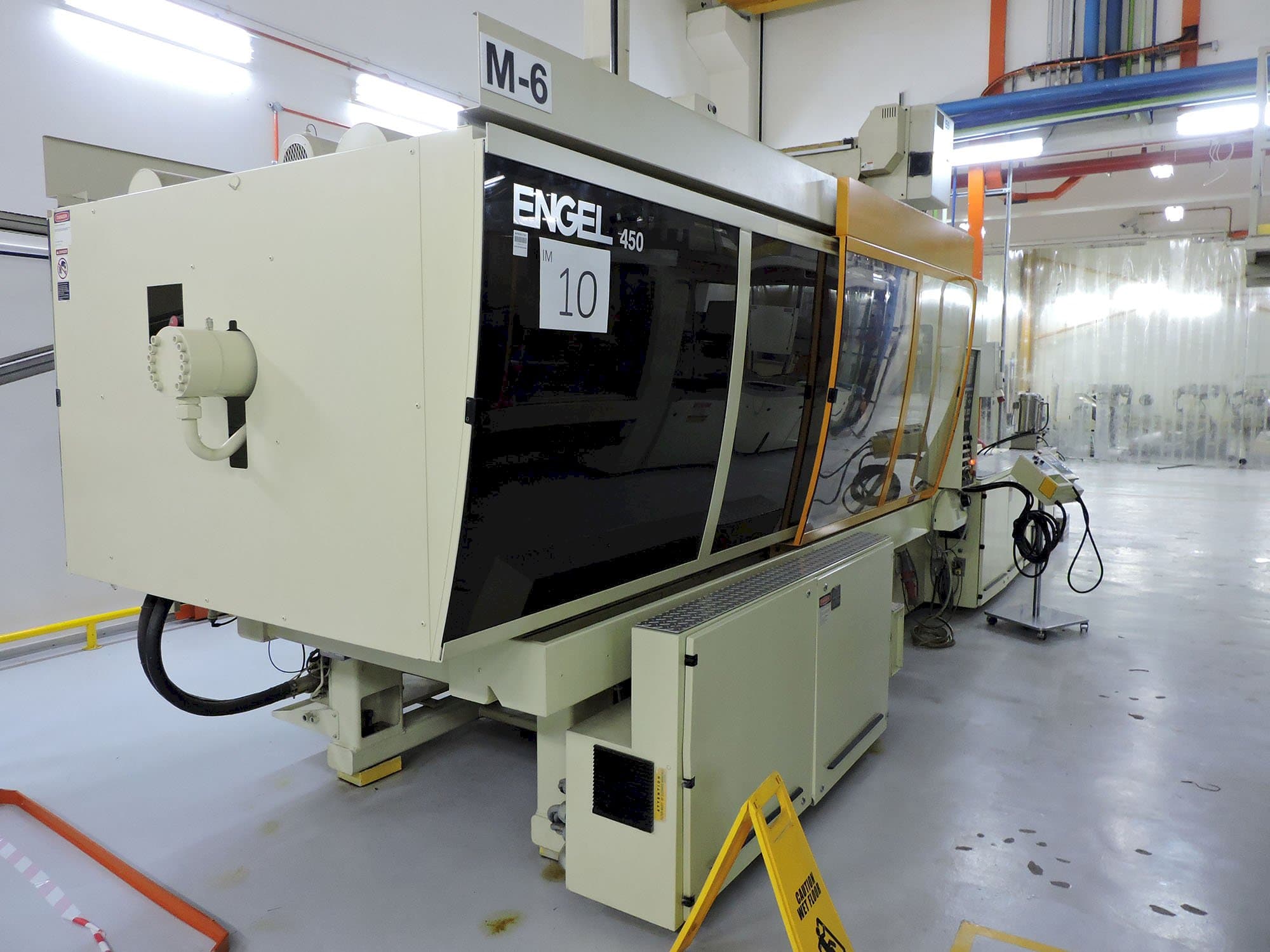 Vista lato sinistro della macchina ENGEL ES 1300/450